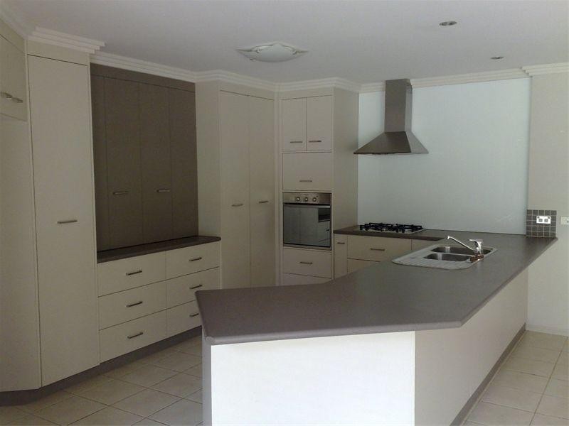 18 Highfields Road, Highfields QLD 4352