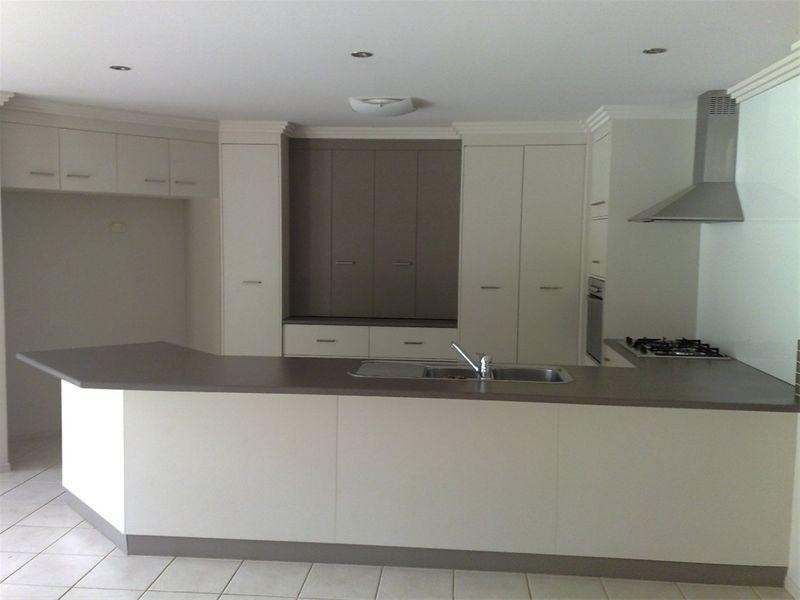 18 Highfields Road, Highfields QLD 4352