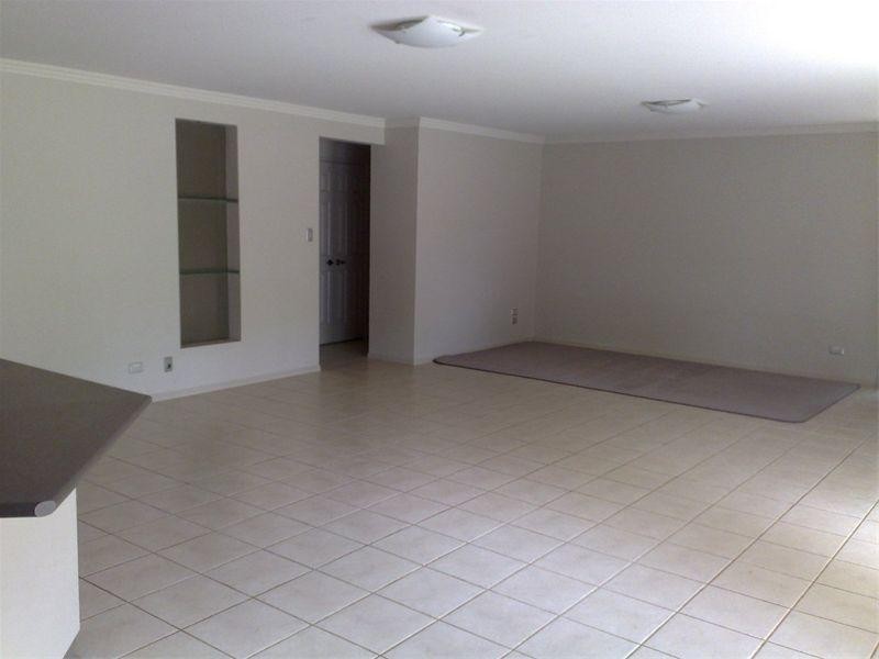 18 Highfields Road, Highfields QLD 4352