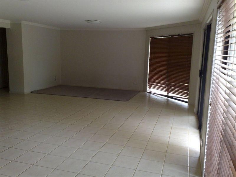 18 Highfields Road, Highfields QLD 4352