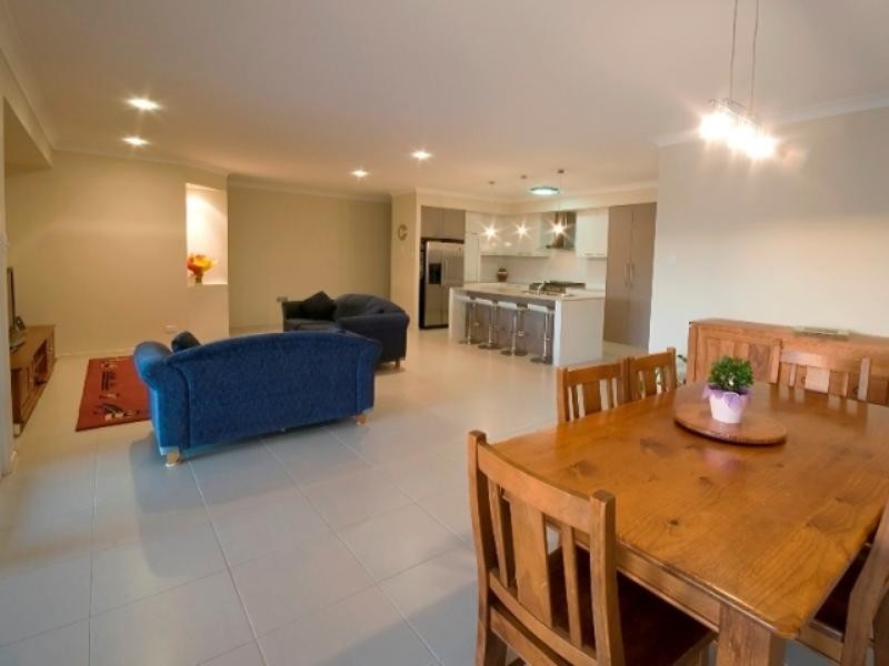 17 Nioka Drive, Highfields QLD 4352