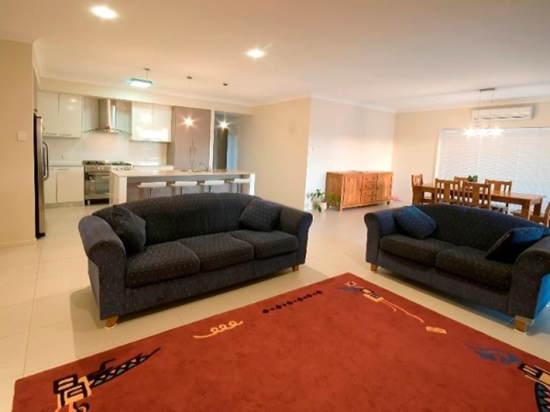 17 Nioka Drive, Highfields QLD 4352