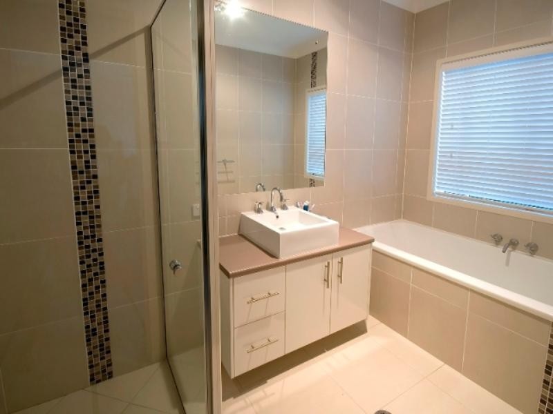 17 Nioka Drive, Highfields QLD 4352