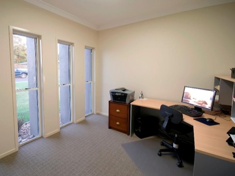 17 Nioka Drive, Highfields QLD 4352