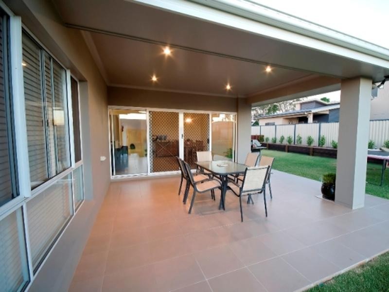 17 Nioka Drive, Highfields QLD 4352