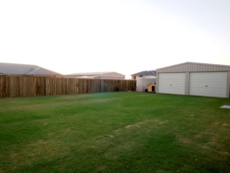 17 Nioka Drive, Highfields QLD 4352