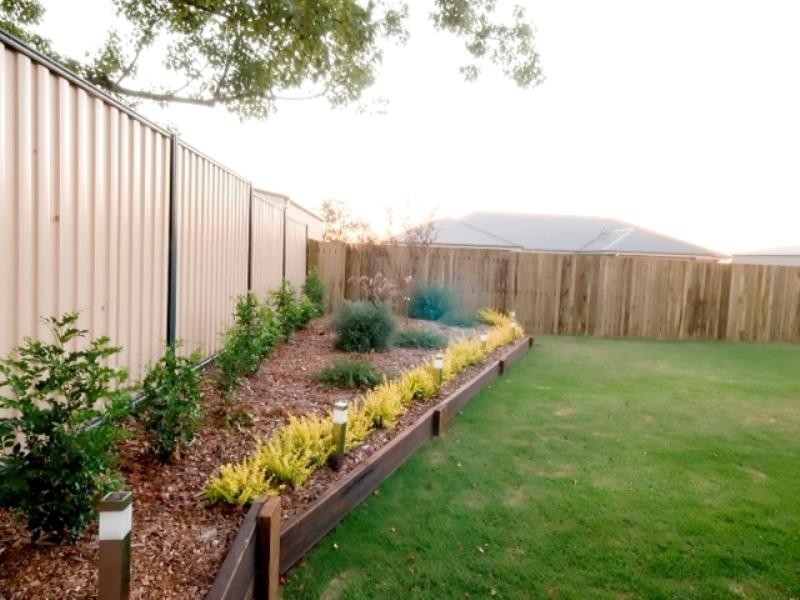 17 Nioka Drive, Highfields QLD 4352