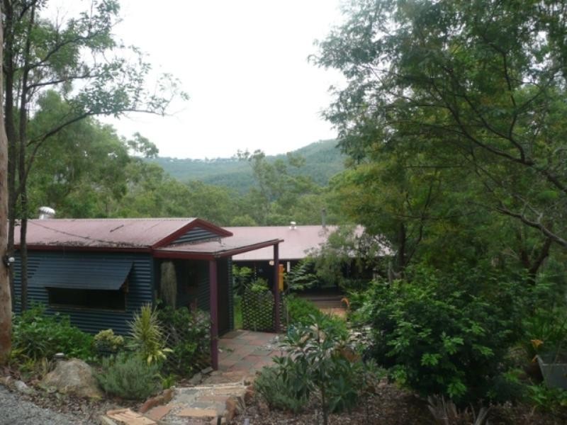 18 Clive Crescent, Withcott QLD 4352