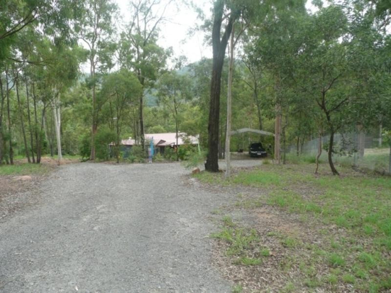 18 Clive Crescent, Withcott QLD 4352