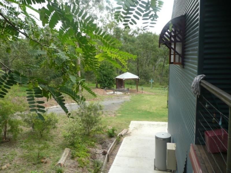 18 Clive Crescent, Withcott QLD 4352