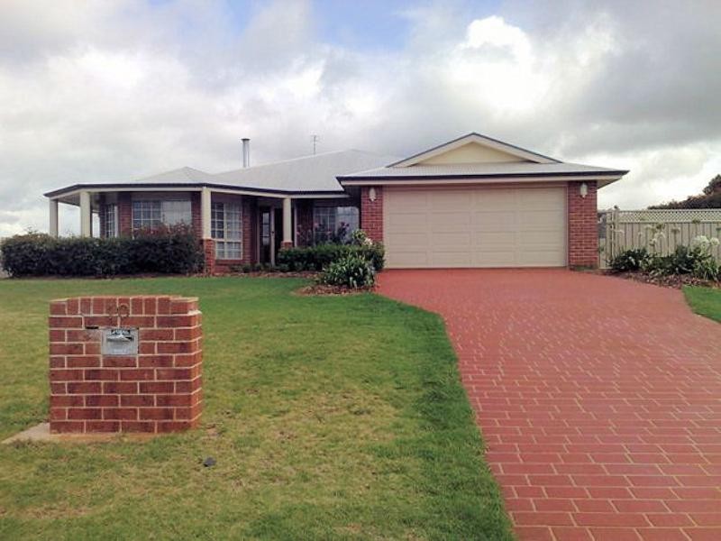 10 Cole Drive, Highfields QLD 4352