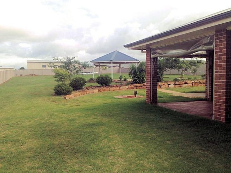 10 Cole Drive, Highfields QLD 4352
