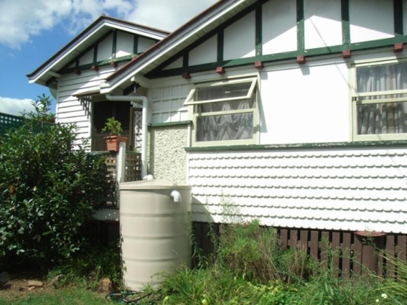 18 Toowoomba Road, Crows Nest QLD 4355