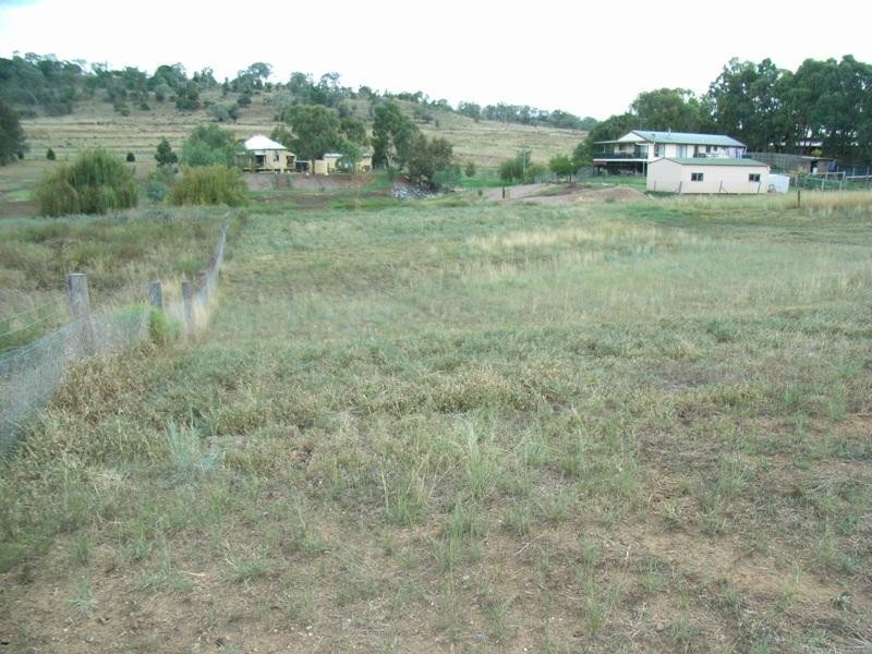 42 Phipps Drive, Meringandan West QLD 4352