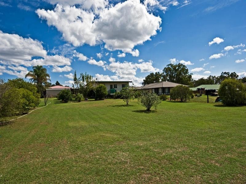 7 Highland Park Road, Meringandan QLD 4352