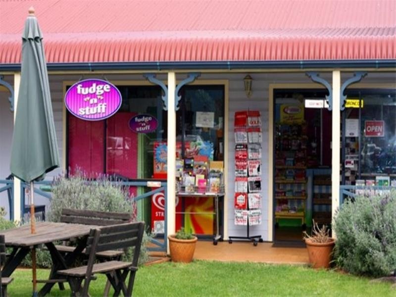 10498 New England Highway, Highfields QLD 4352