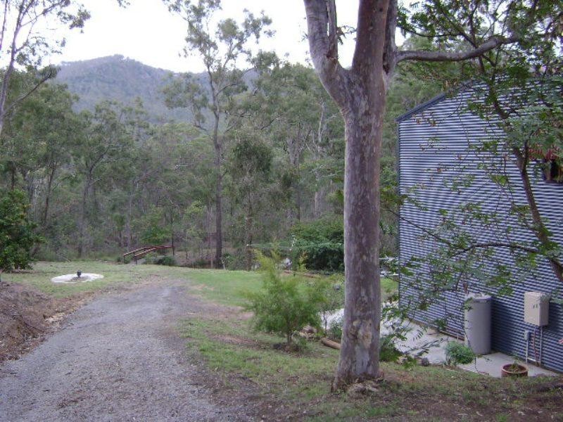 18 Clive Crescent, Withcott QLD 4352