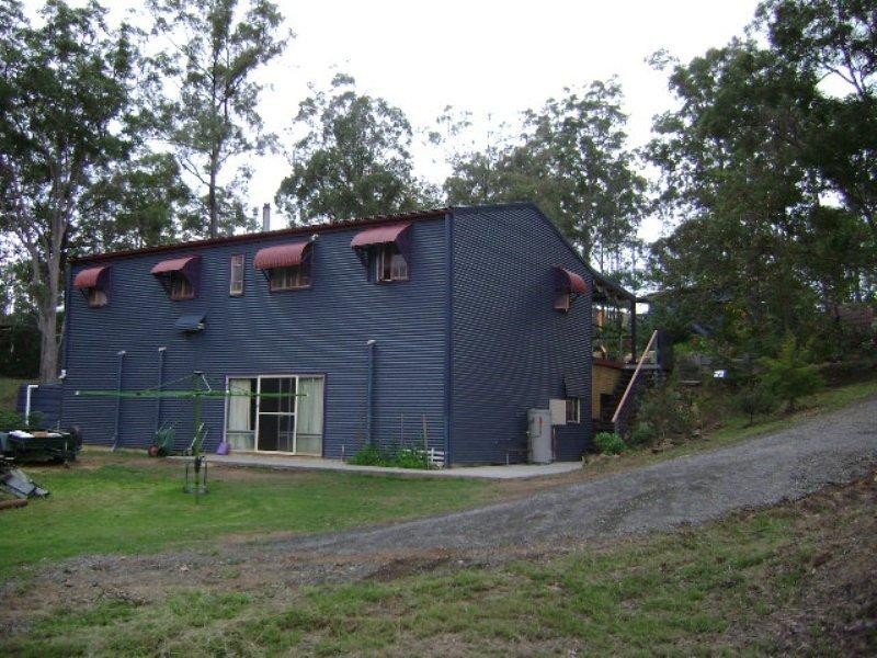 18 Clive Crescent, Withcott QLD 4352