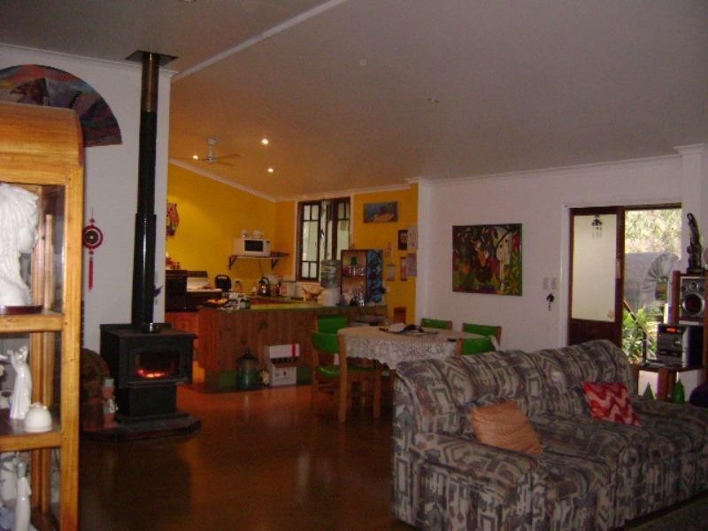 18 Clive Crescent, Withcott QLD 4352