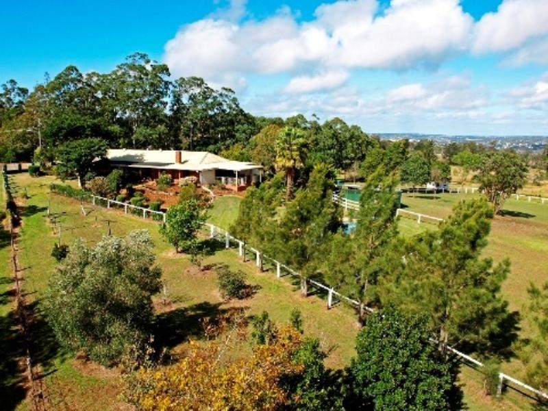 19 Blue Meadow Court, Blue Mountain Heights QLD 4350