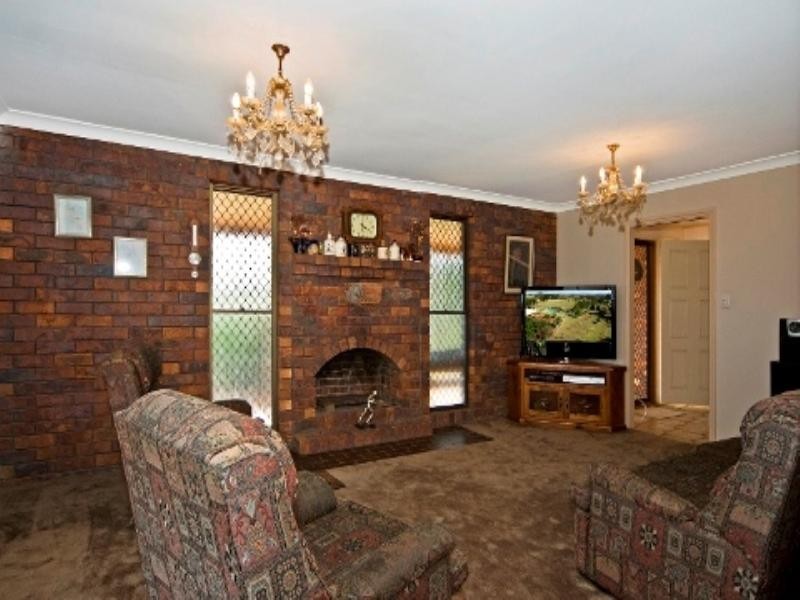 19 Blue Meadow Court, Blue Mountain Heights QLD 4350