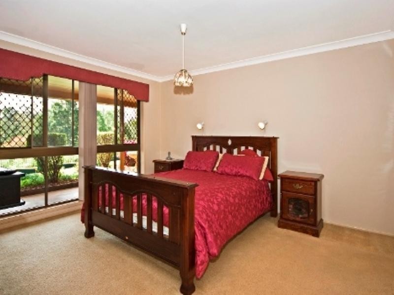 19 Blue Meadow Court, Blue Mountain Heights QLD 4350