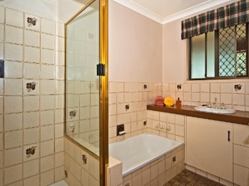 19 Blue Meadow Court, Blue Mountain Heights QLD 4350