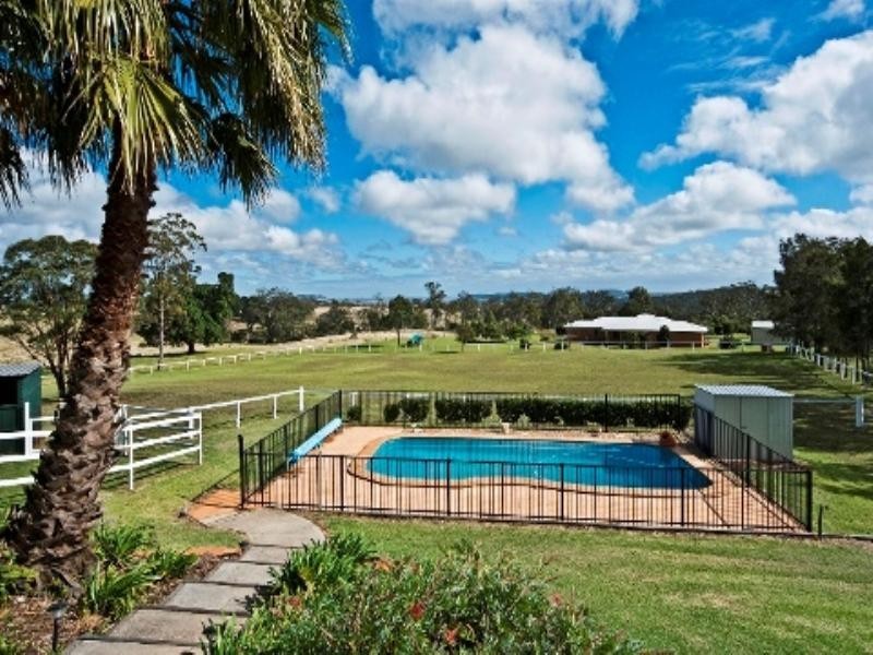 19 Blue Meadow Court, Blue Mountain Heights QLD 4350