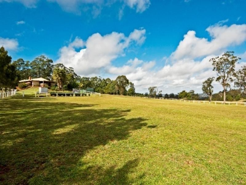 19 Blue Meadow Court, Blue Mountain Heights QLD 4350