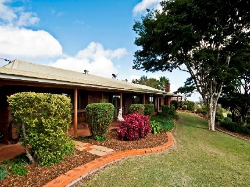 19 Blue Meadow Court, Blue Mountain Heights QLD 4350