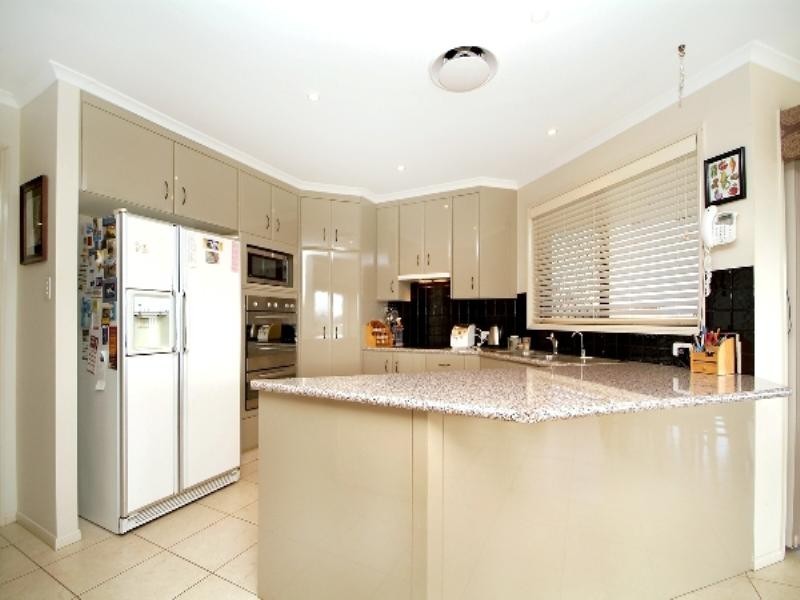 11 Cole Drive, Highfields QLD 4352