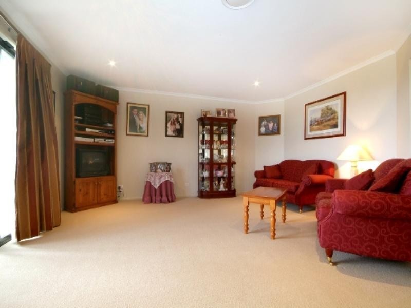 11 Cole Drive, Highfields QLD 4352