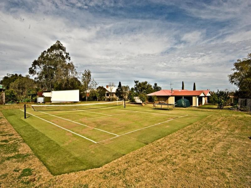 4 Brookton Avenue, Highfields QLD 4352