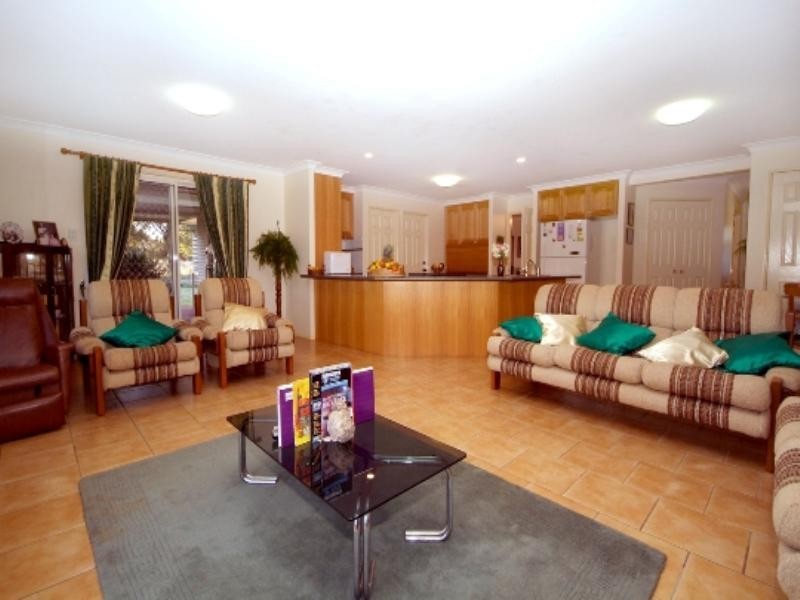 15 Bronwyn Court, Highfields QLD 4352