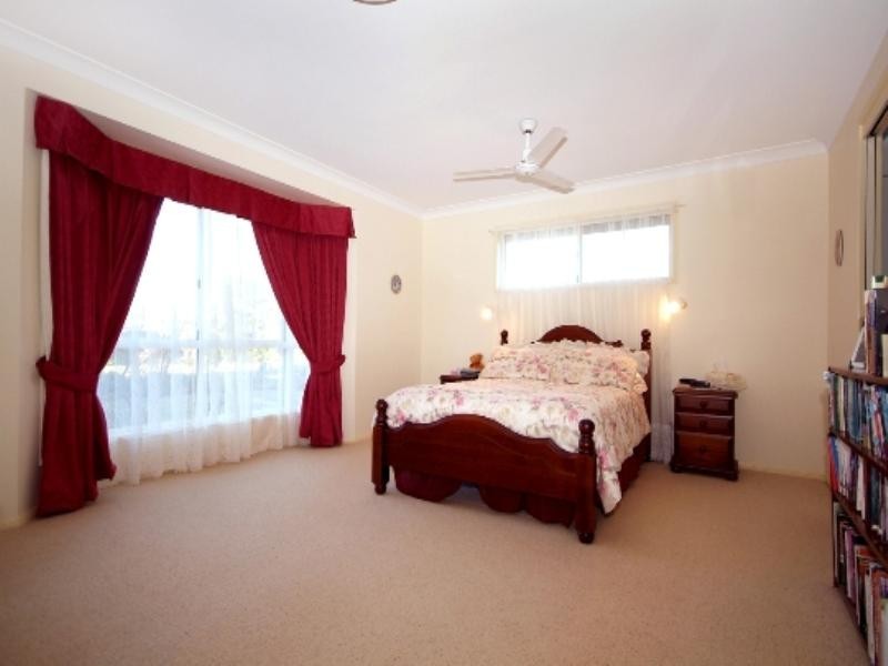 15 Bronwyn Court, Highfields QLD 4352