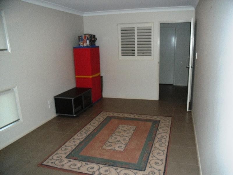 42 Holly Avenue, Highfields QLD 4352