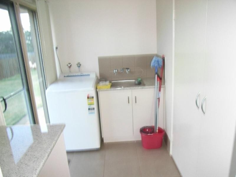 42 Holly Avenue, Highfields QLD 4352