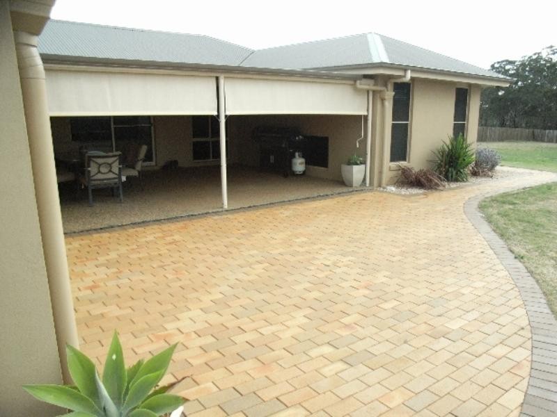 42 Holly Avenue, Highfields QLD 4352