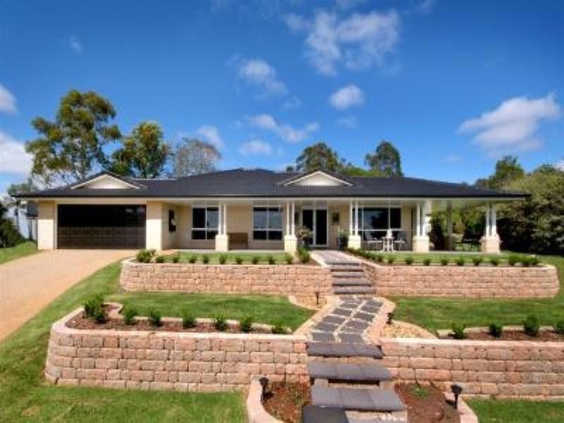 1 Hull Court, Highfields QLD 4352