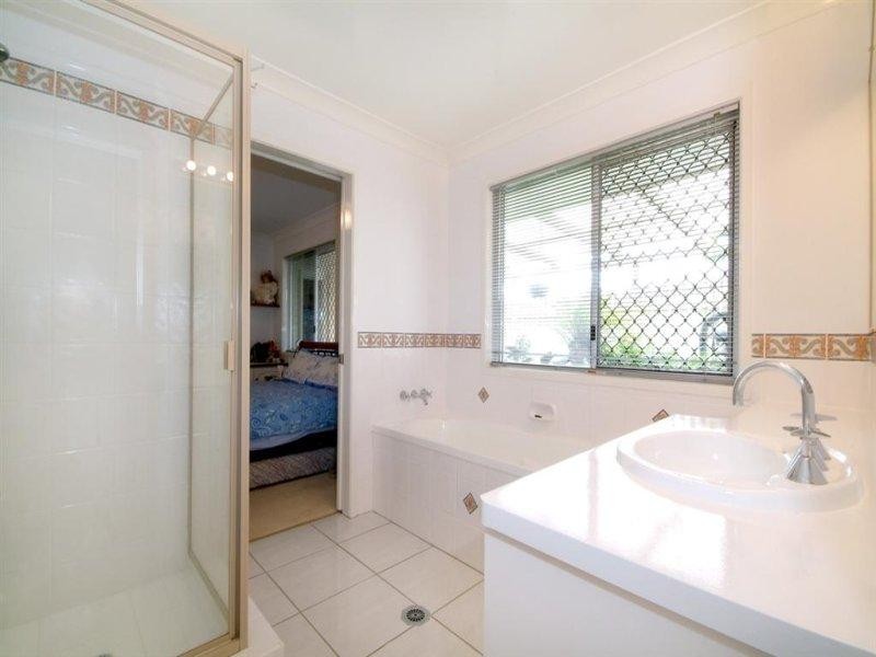 1 Hull Court, Highfields QLD 4352
