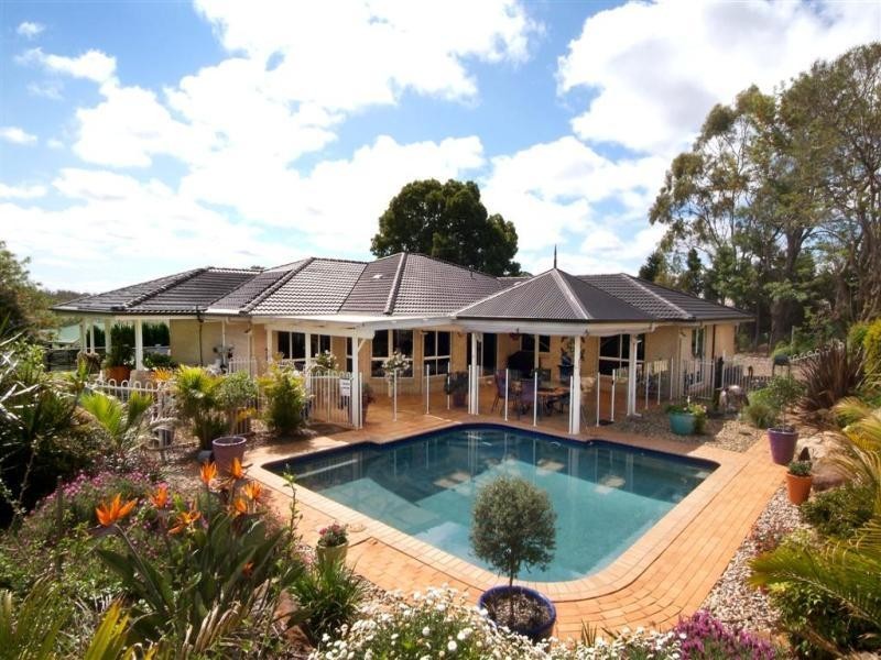 1 Hull Court, Highfields QLD 4352