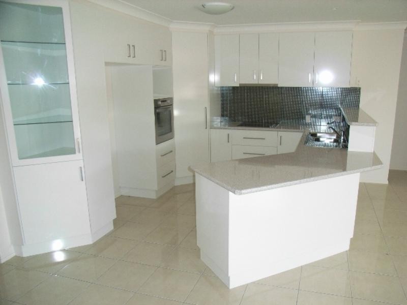 2 Trevean Drive, Highfields QLD 4352