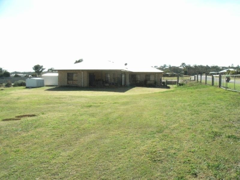 5 Mercedes Drive, Highfields QLD 4352