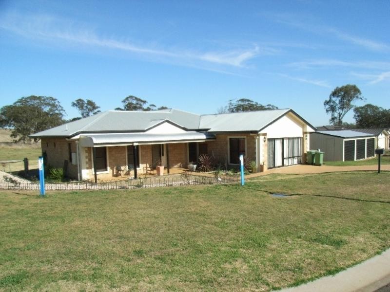 5 Mercedes Drive, Highfields QLD 4352