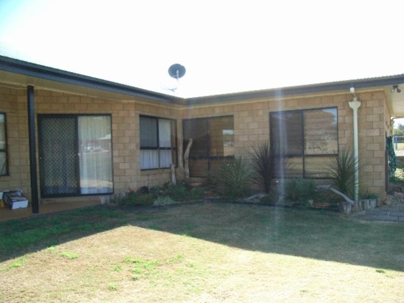 5 Mercedes Drive, Highfields QLD 4352