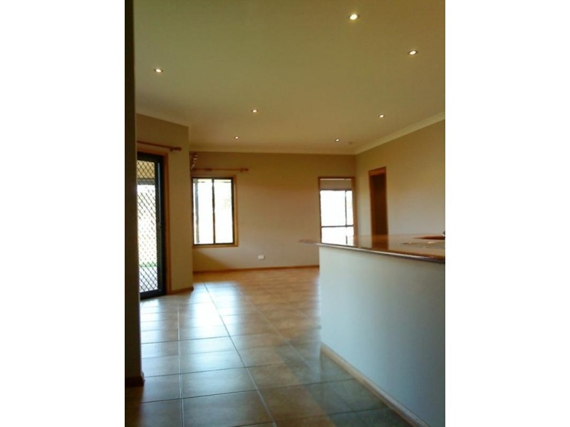 5 Mercedes Drive, Highfields QLD 4352