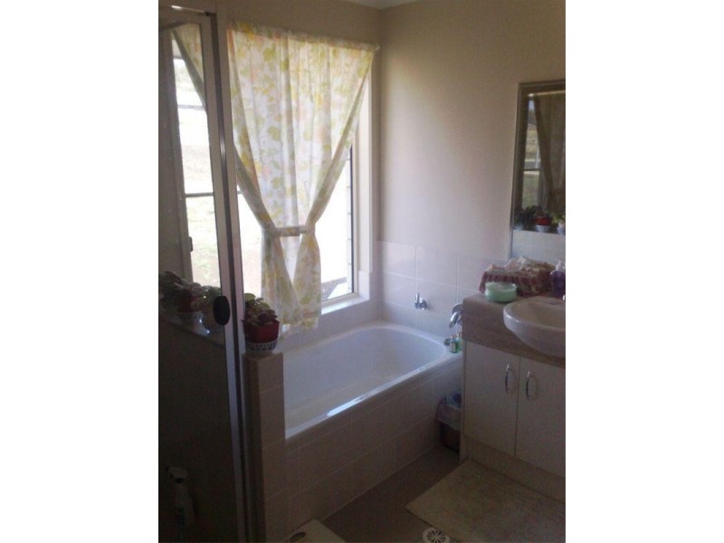 9 Corella Street, Meringandan QLD 4352