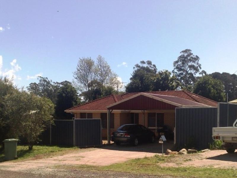 2 Station Street, Hampton QLD 4352