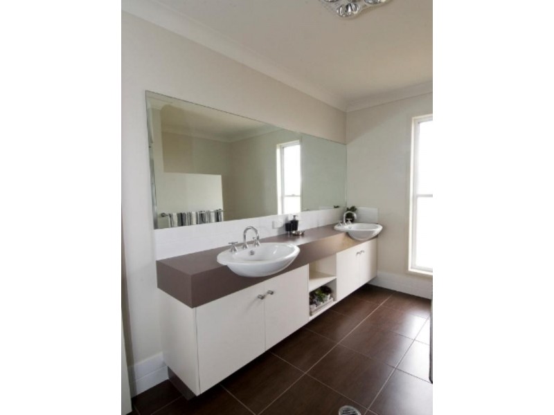 54 Mather Street, Highfields QLD 4352