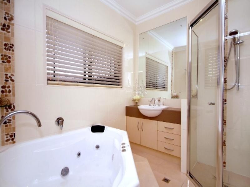 2 Cockatoo Court, Highfields QLD 4352